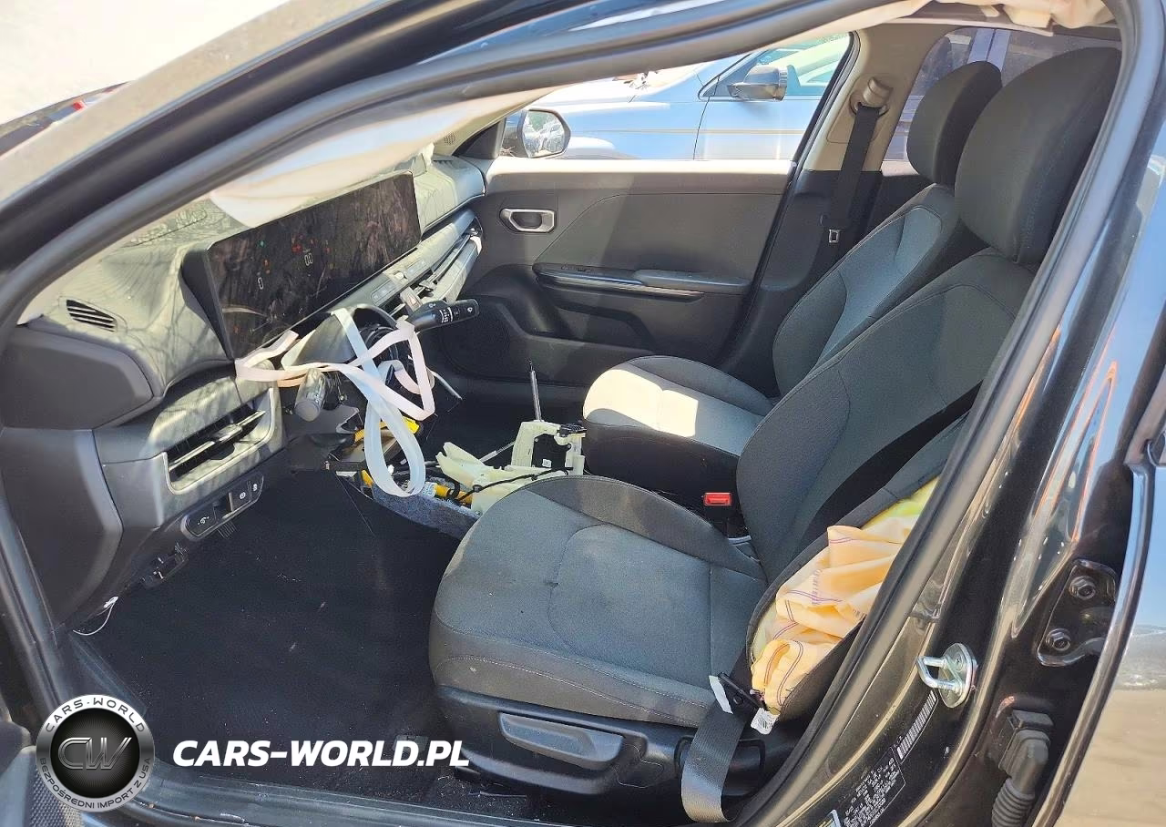2025 Kia K4 Lxs VIN:3KPFT4DE3SE233038 - 7