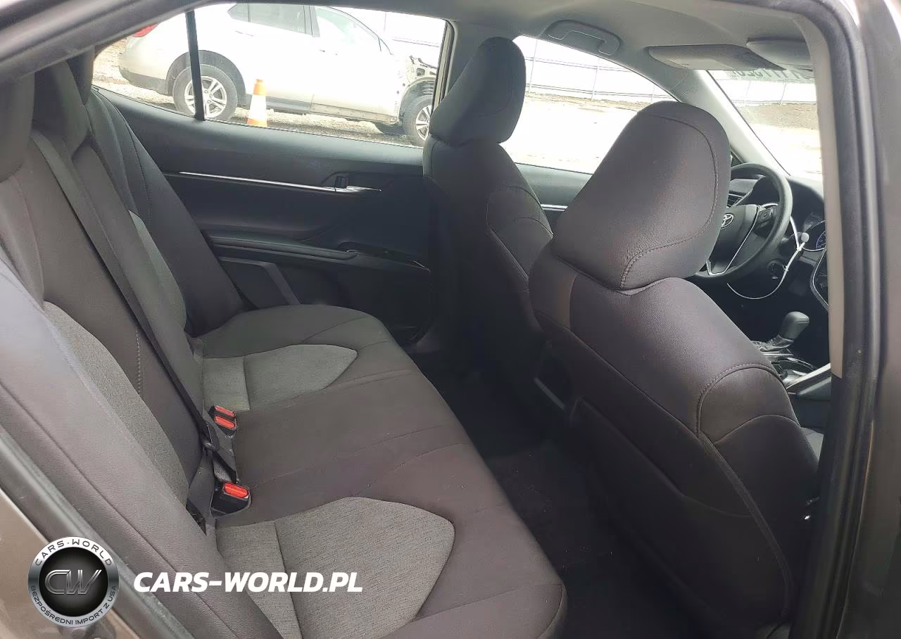 2019 Toyota Camry Le VIN:4T1B11HK7KU850281 - 10