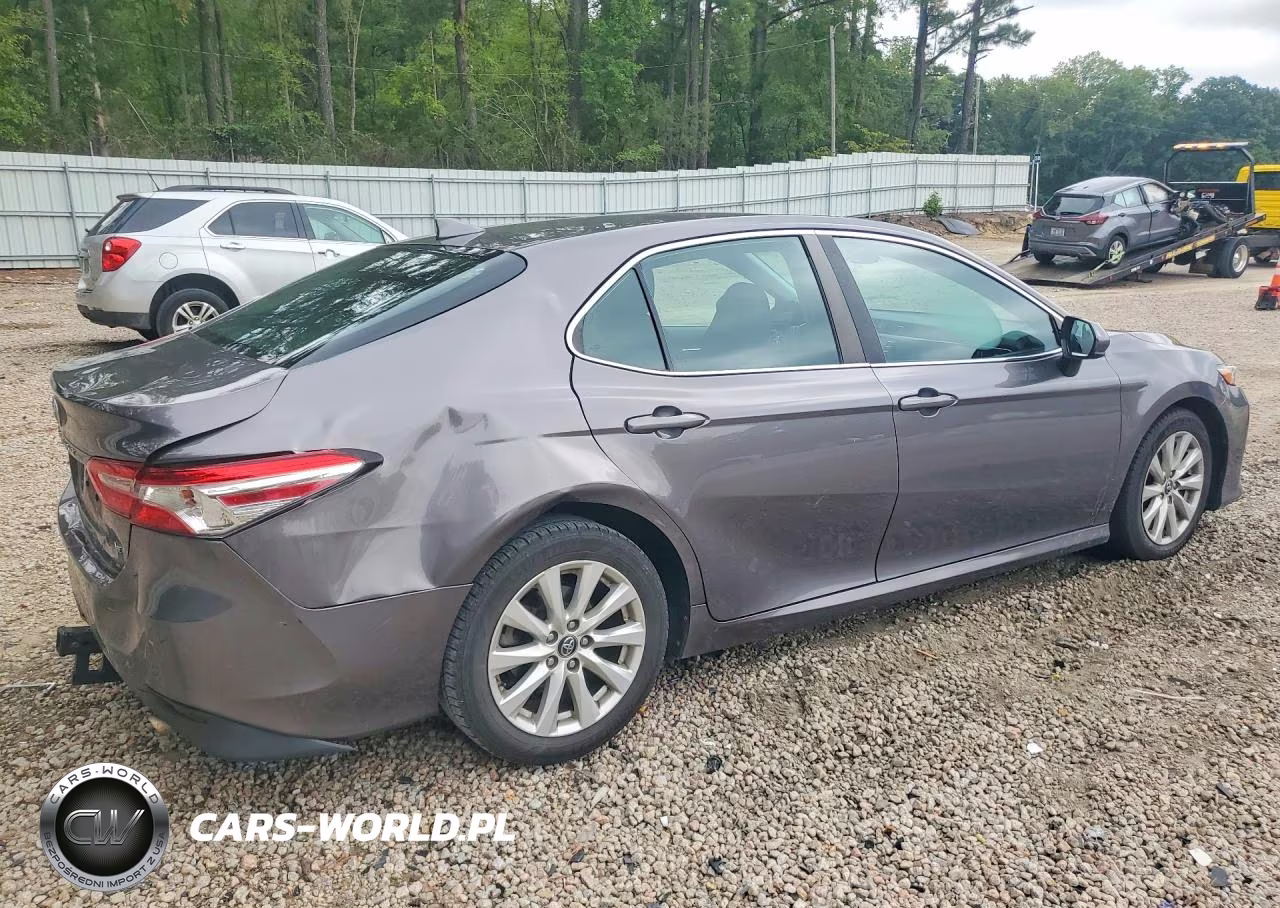 2019 Toyota Camry Le VIN:4T1B11HK7KU850281 - 3
