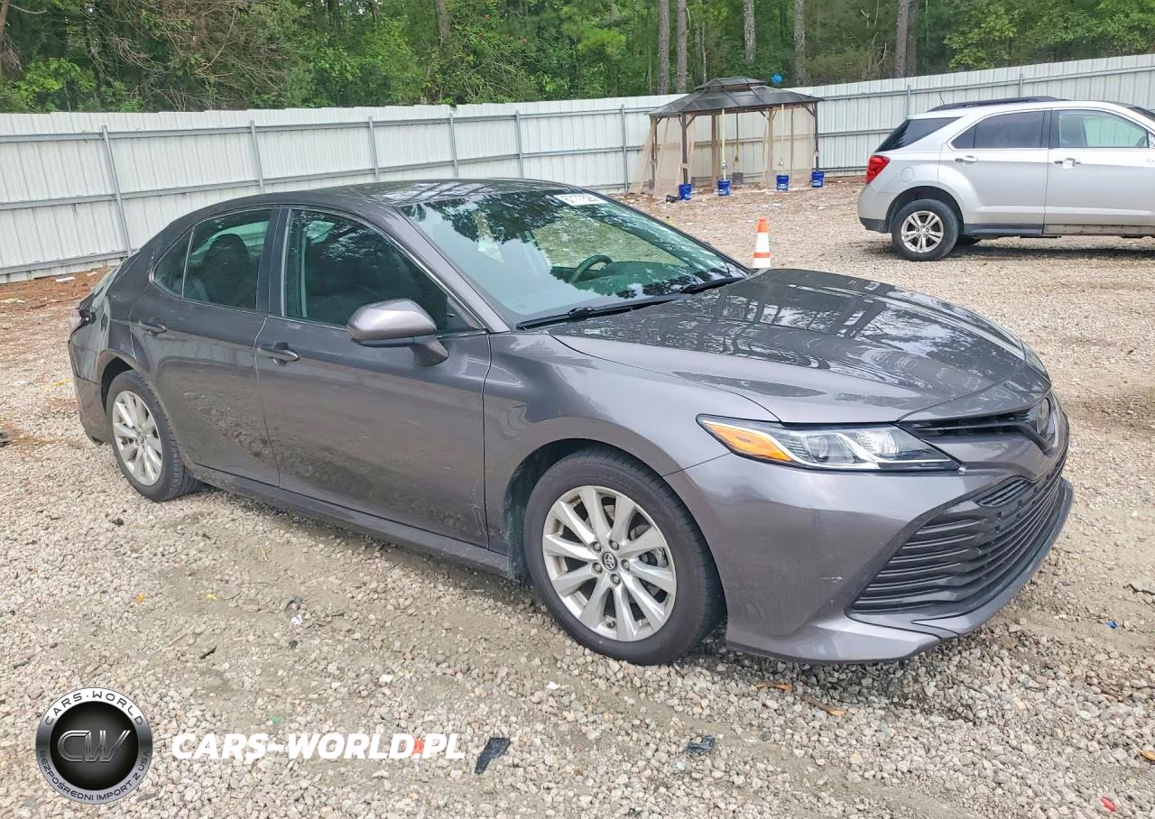 2019 Toyota Camry Le VIN:4T1B11HK7KU850281 - 4