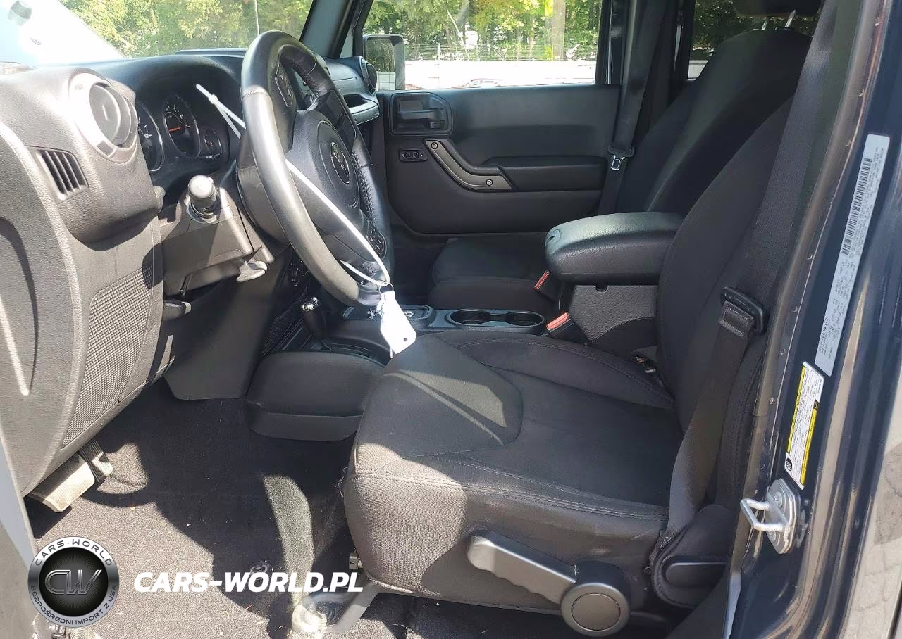 2017 Jeep Wrangler Unlimited Sport VIN:1C4BJWDG5HL669228 - 7