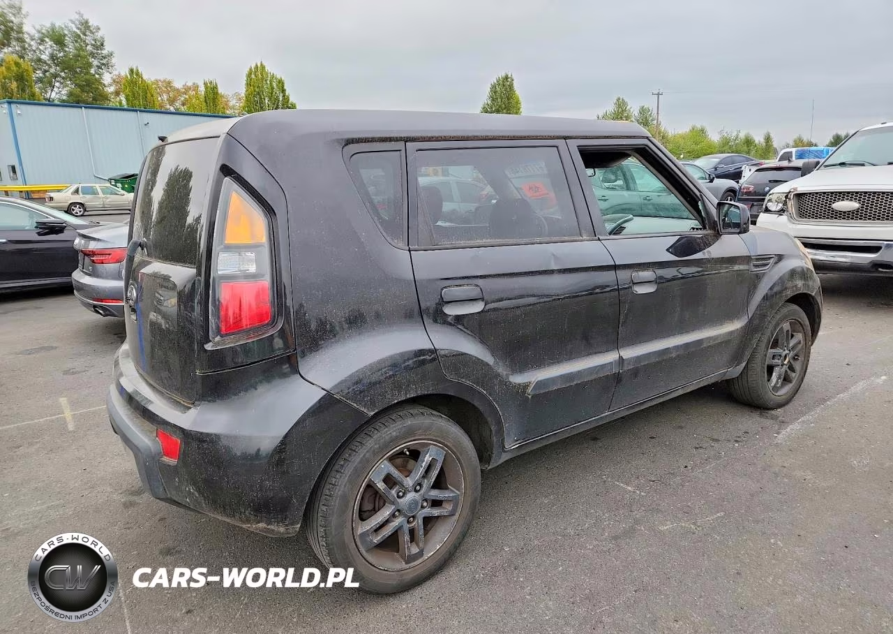 2010 Kia Soul + VIN:KNDJT2A26A7061479 - 3