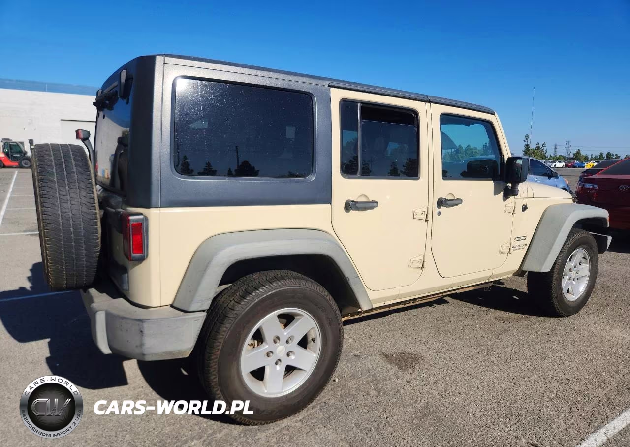 2011 Jeep Wrangler Unlimited Sport VIN:1J4HA3H11BL561611 - 3