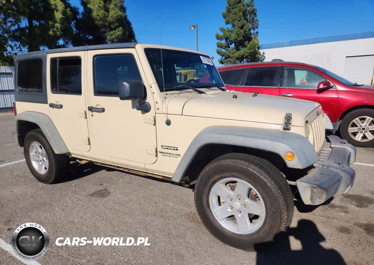 2011 Jeep Wrangler Unlimited Sport VIN:1J4HA3H11BL561611 - 4