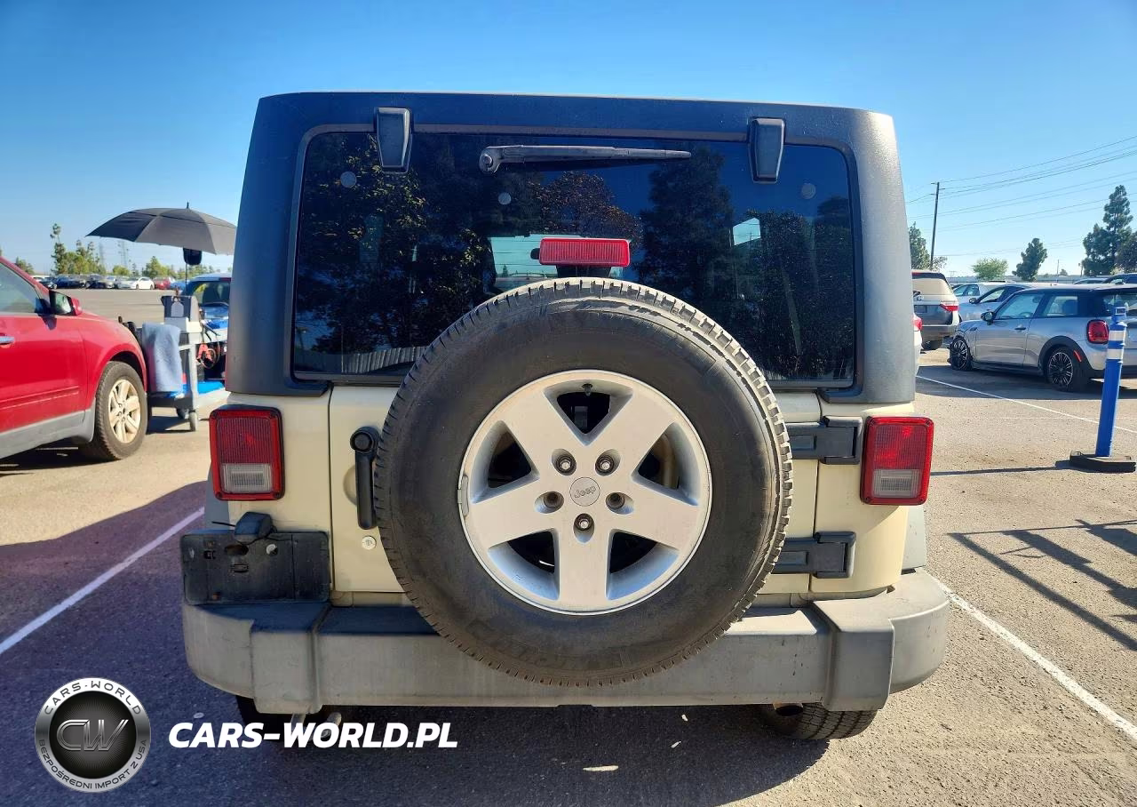 2011 Jeep Wrangler Unlimited Sport VIN:1J4HA3H11BL561611 - 6