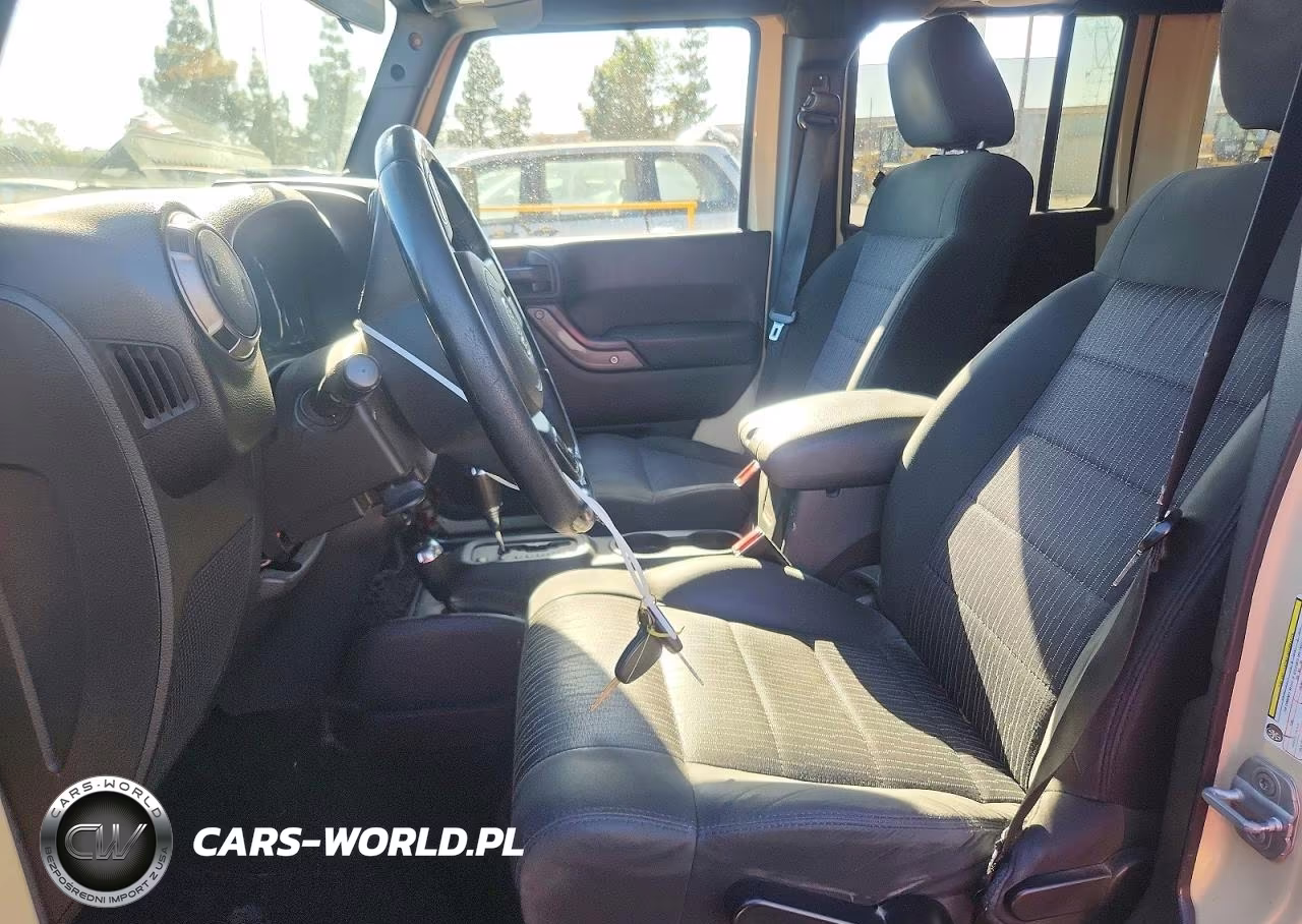 2011 Jeep Wrangler Unlimited Sport VIN:1J4HA3H11BL561611 - 7