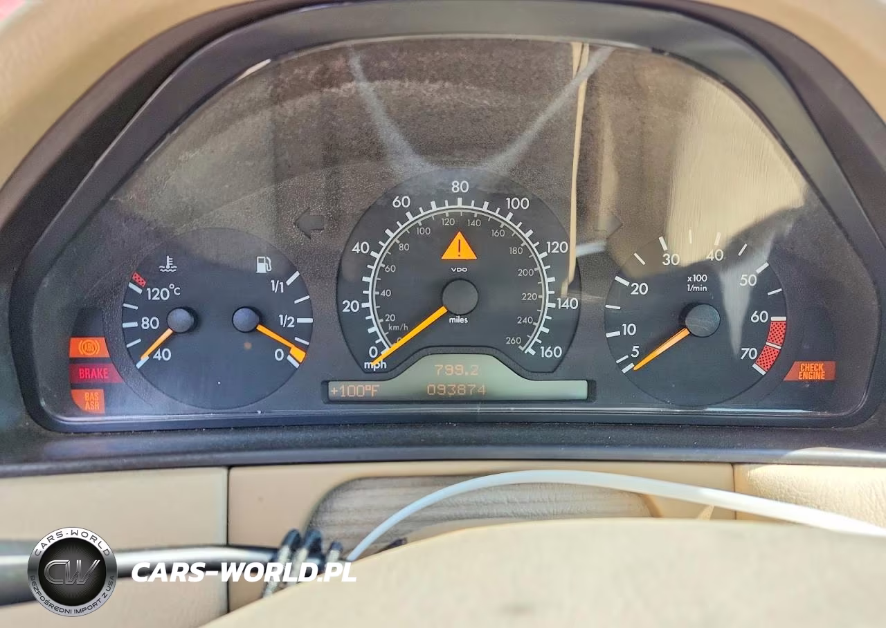 1999 Mercedes-Benz E 320 VIN:WDBJF65H9XA725961 - 9