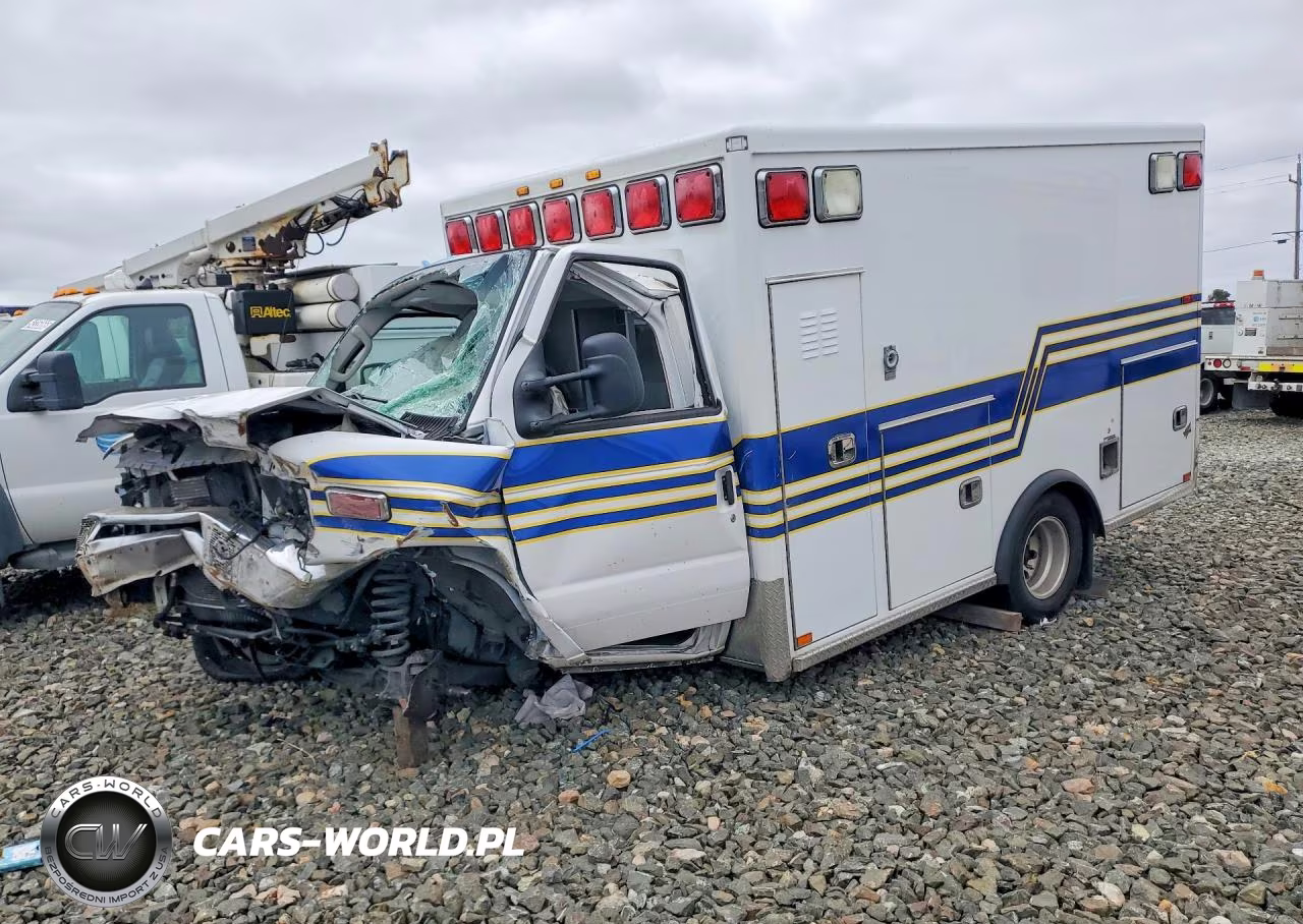 2017 Ford Econoline E350 Super Duty Cutaway Van
