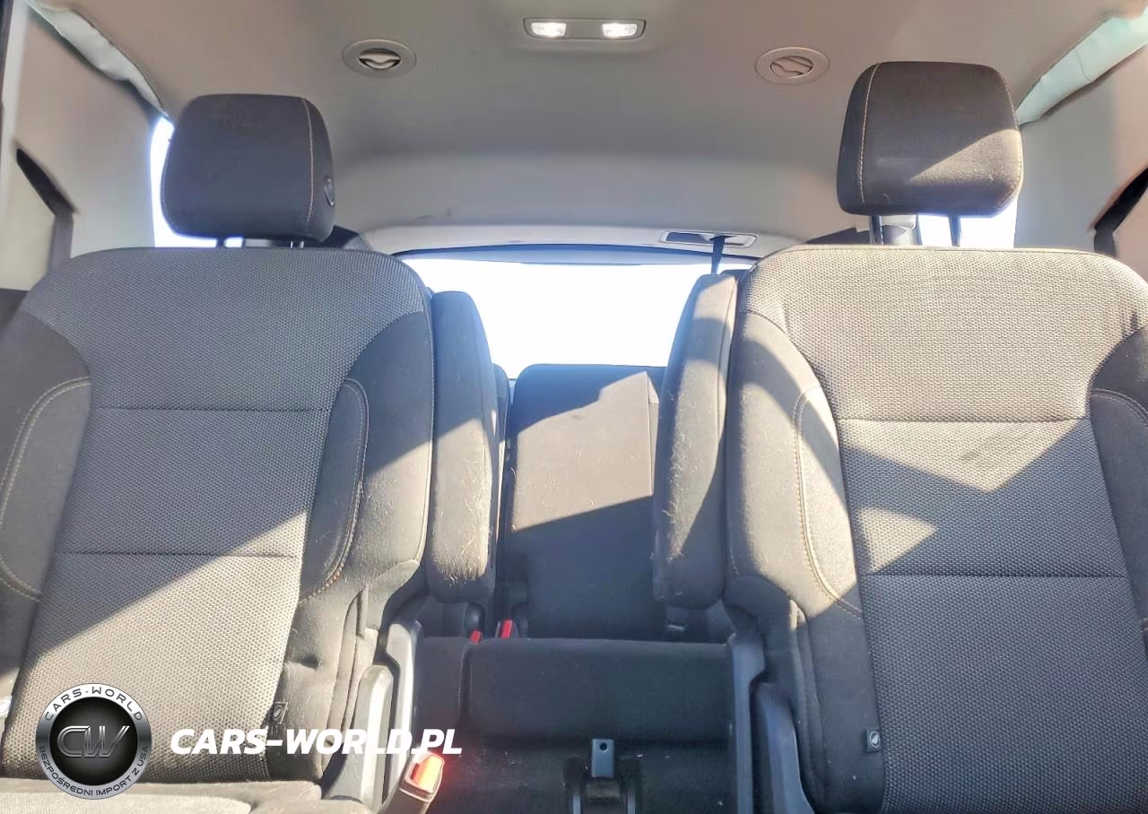 2018 Chevrolet Traverse Lt VIN:1GNERGKW9JJ243816 - 10