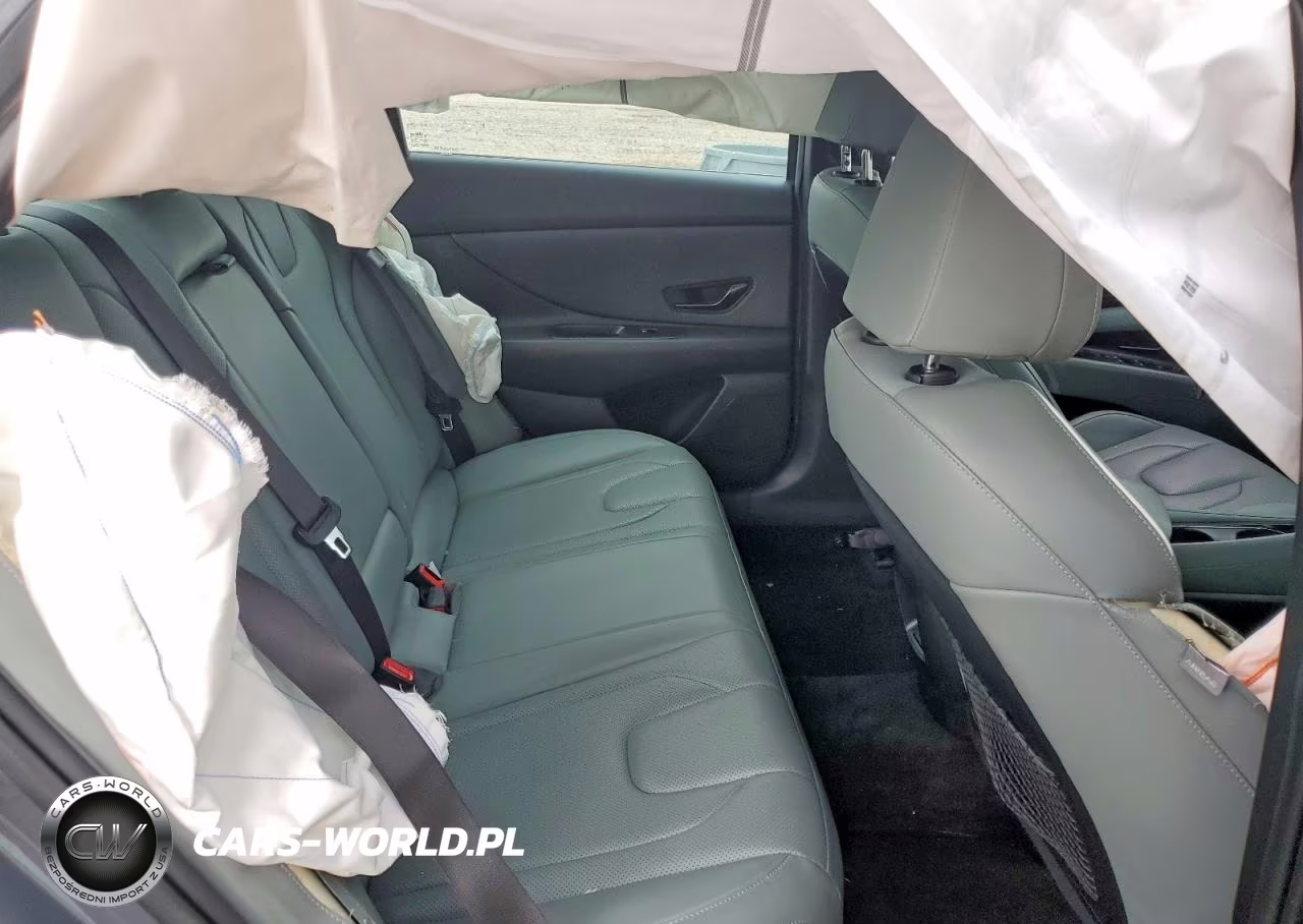 2026 Hyundai Elantra Limited VIN:KMHLN4DJXTU187765 - 10