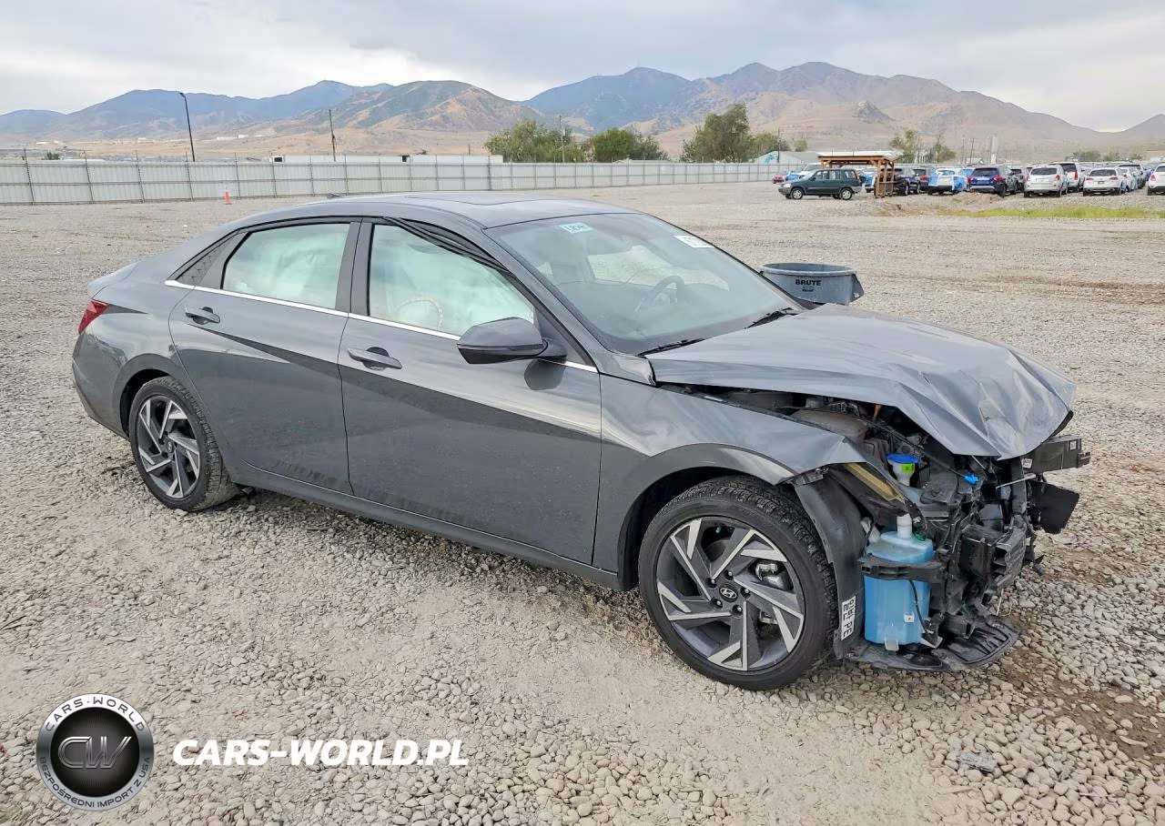 2026 Hyundai Elantra Limited VIN:KMHLN4DJXTU187765 - 4