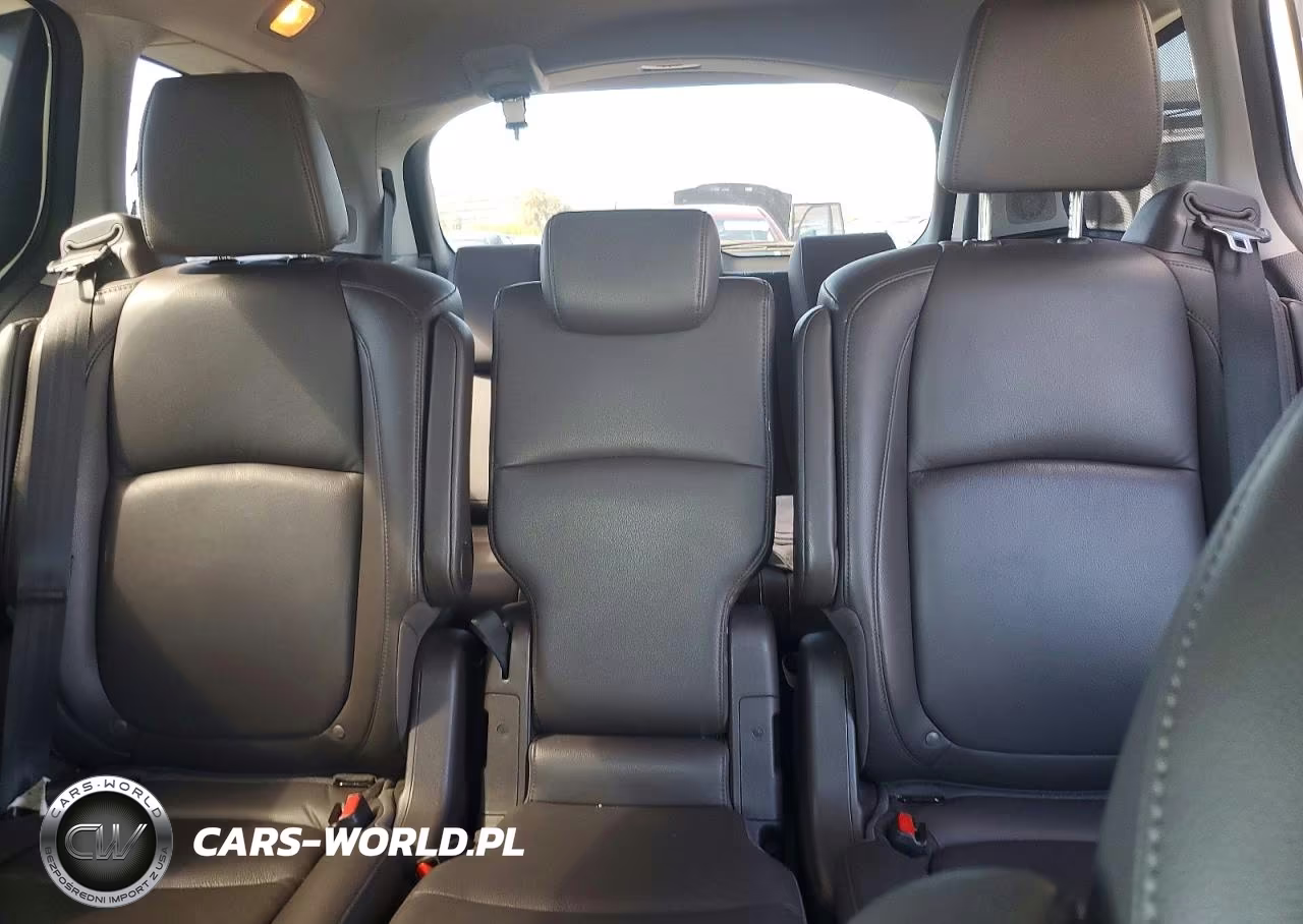 2018 Honda Odyssey Elite VIN:5FNRL6H99JB084777 - 10