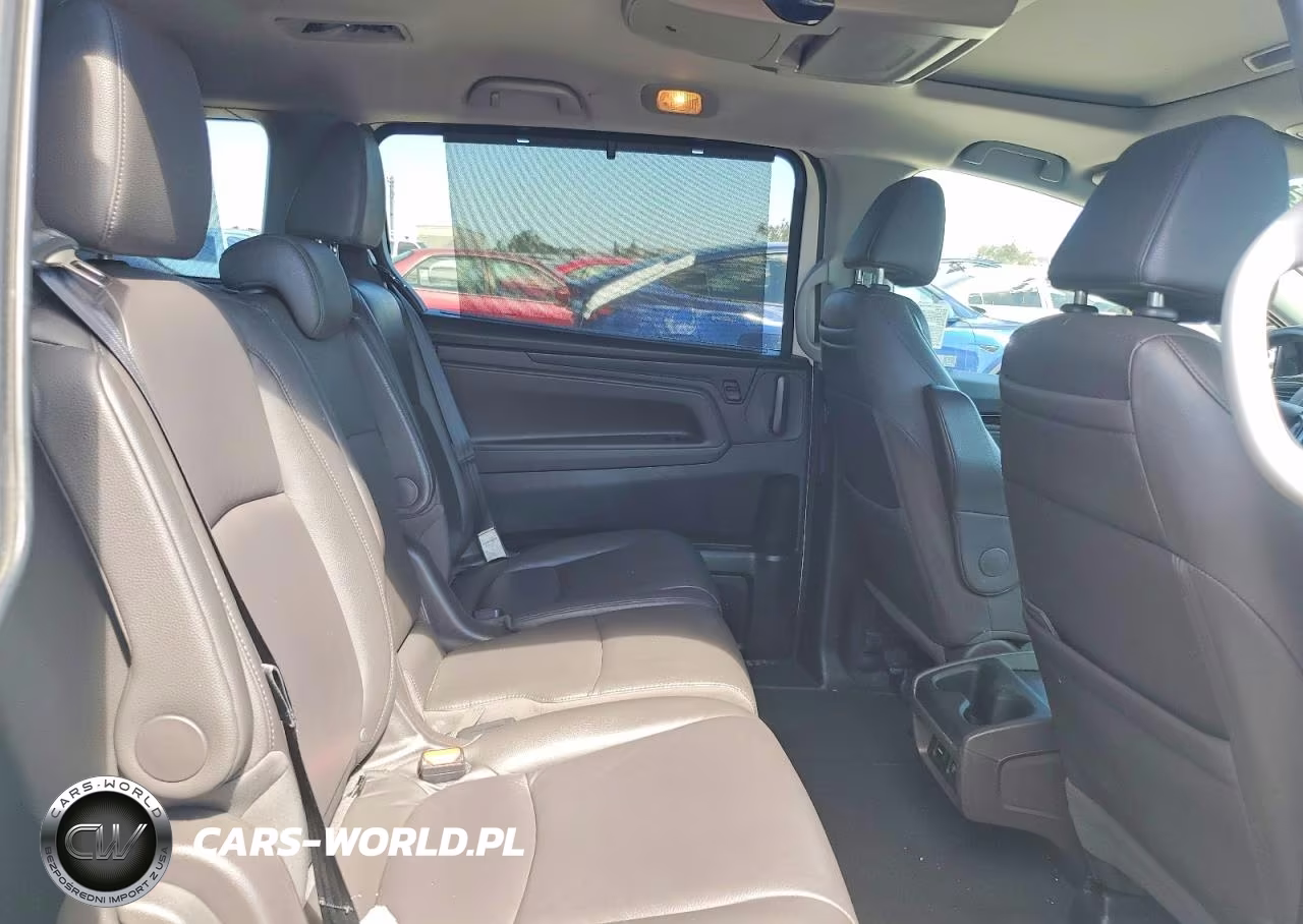 2018 Honda Odyssey Elite VIN:5FNRL6H99JB084777 - 11