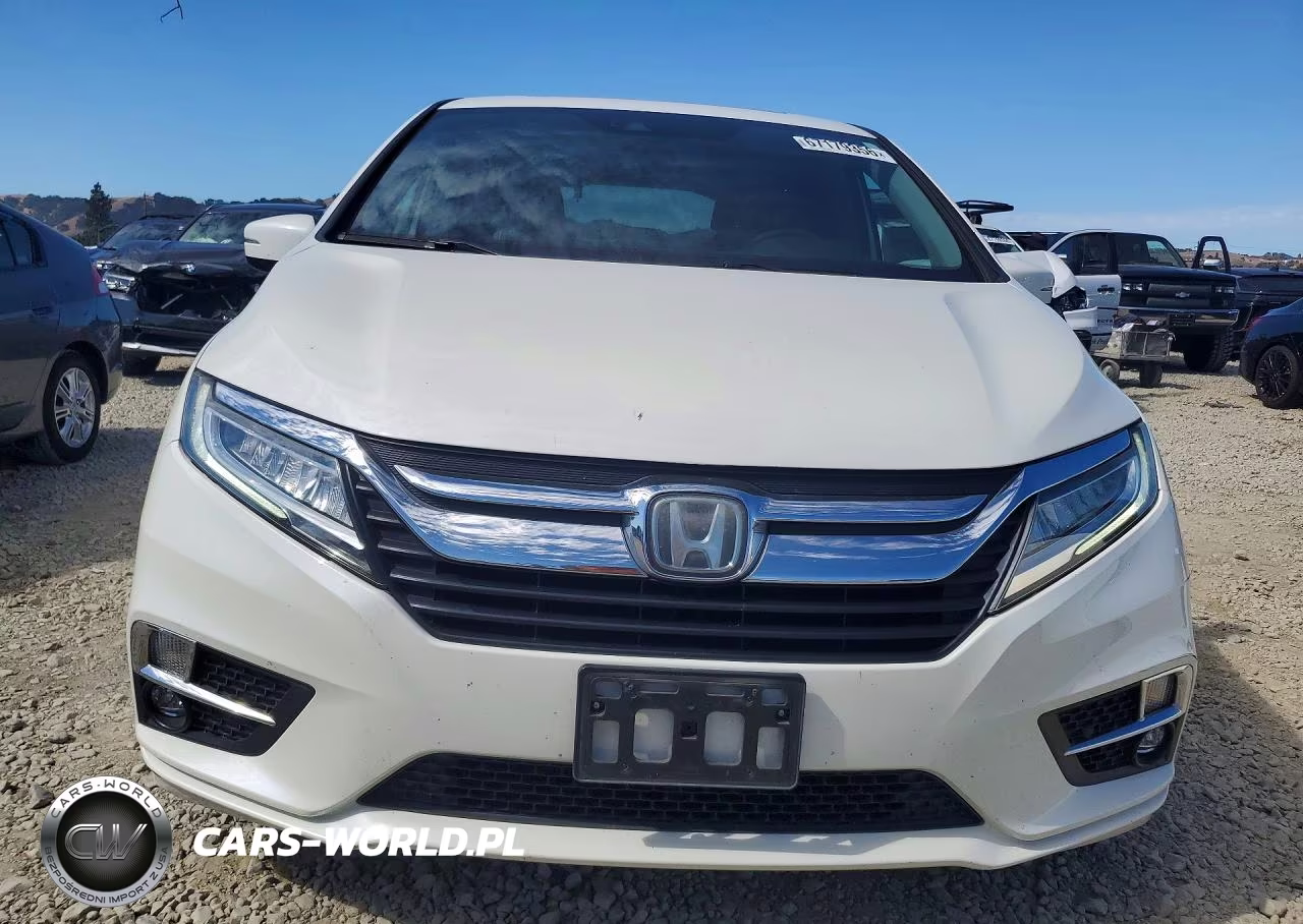 2018 Honda Odyssey Elite VIN:5FNRL6H99JB084777 - 5