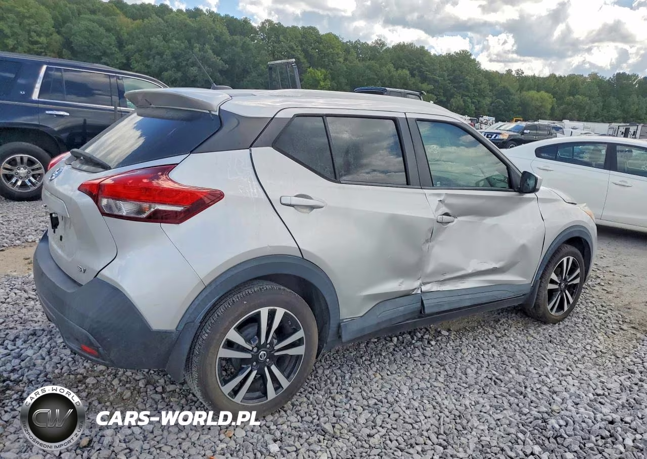 2018 Nissan Kicks Sv VIN:3N1CP5CU4JL519595 - 3