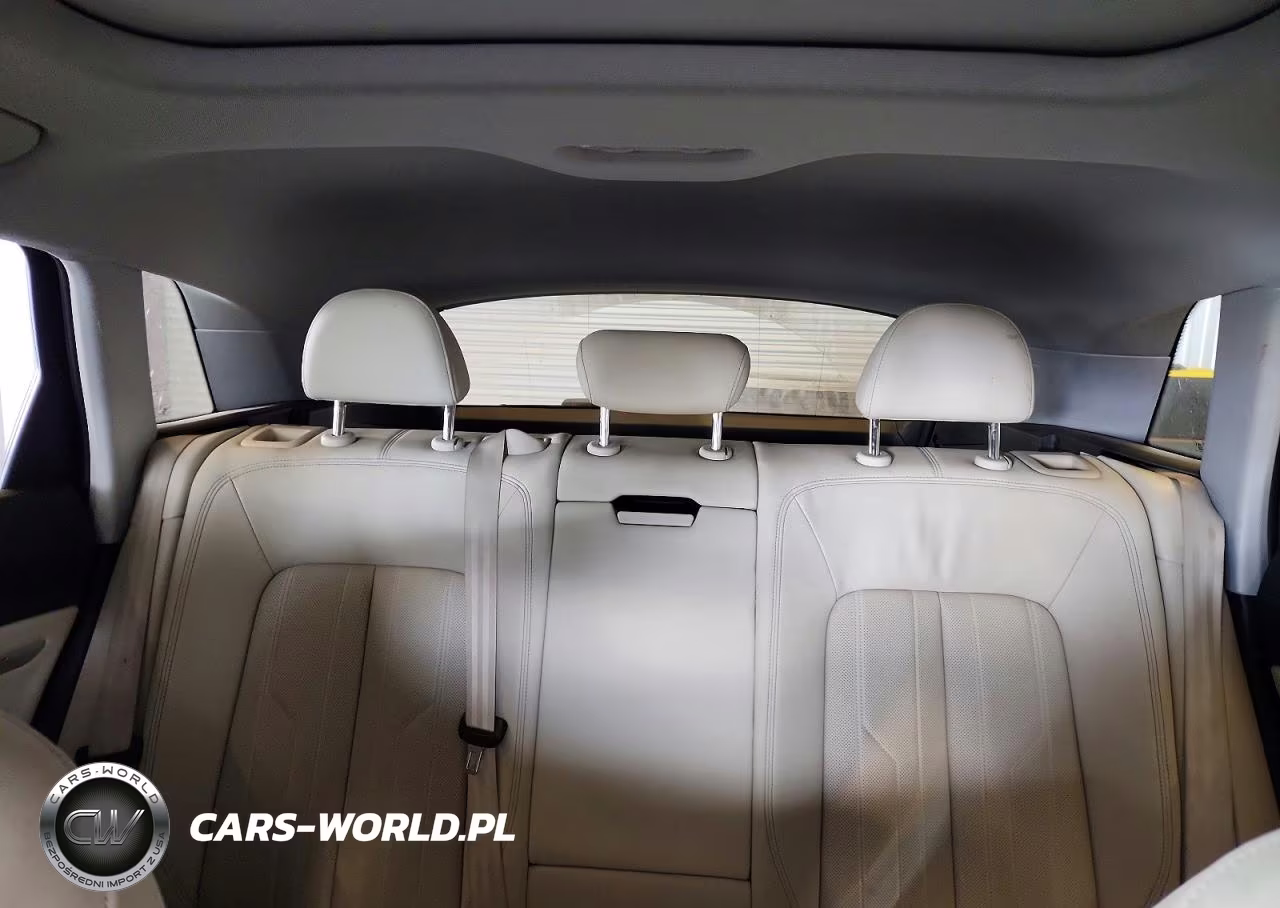 2019 Audi E-Tron Premium Plus VIN:WA1LABGEXKB011533 - 10