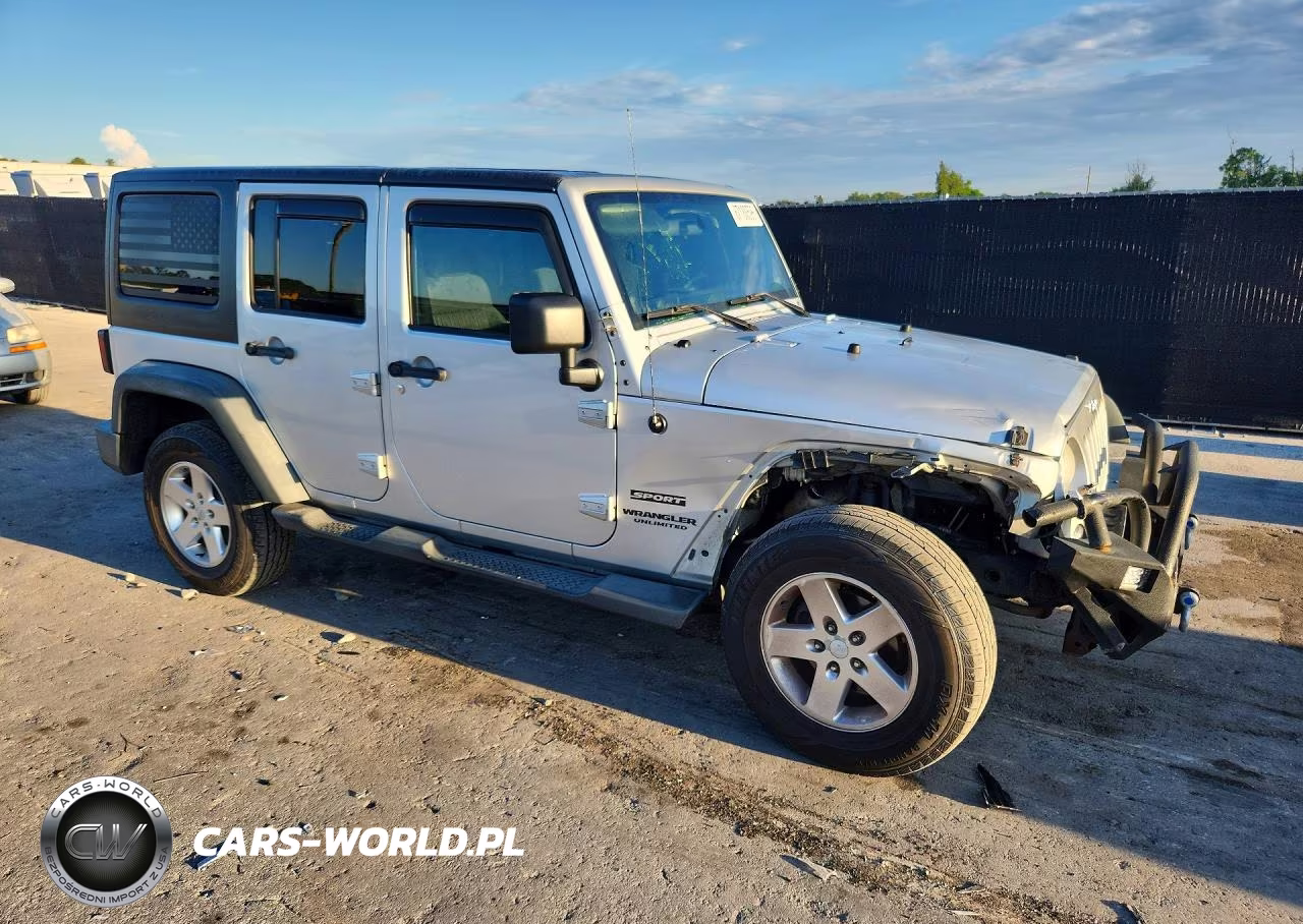 2012 Jeep Wrangler Unlimited Sport VIN:1C4HJWDG3CL232296 - 4