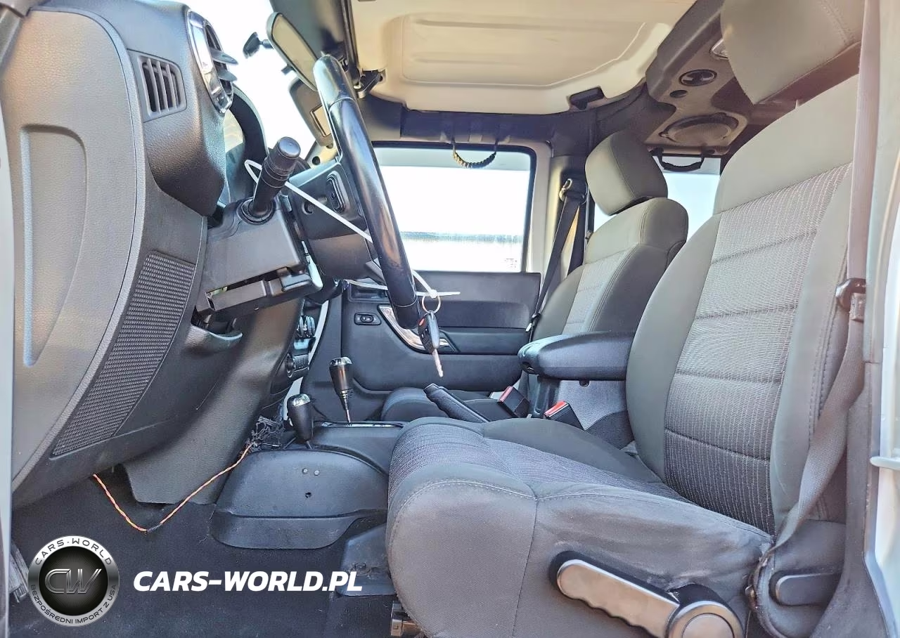 2012 Jeep Wrangler Unlimited Sport VIN:1C4HJWDG3CL232296 - 7