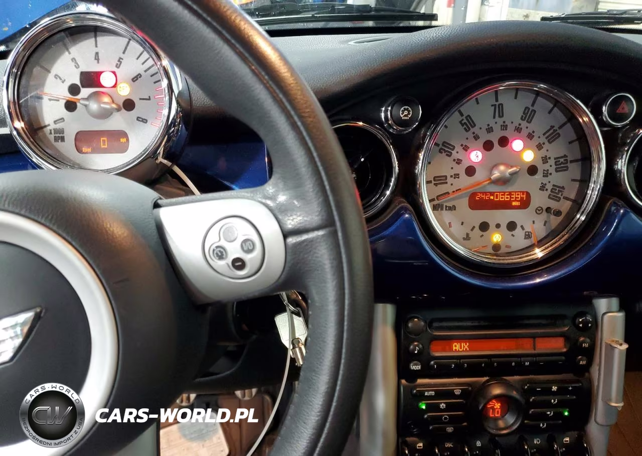 2007 Mini Cooper S VIN:WMWRH33507TJ44369 - 9