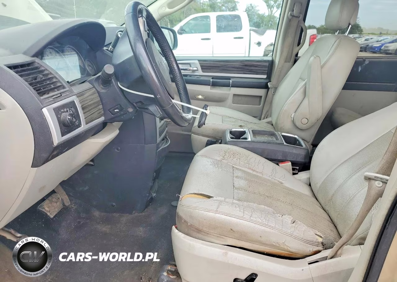2010 Chrysler Town & Country Touring VIN:2A4RR5D19AR299194 - 7