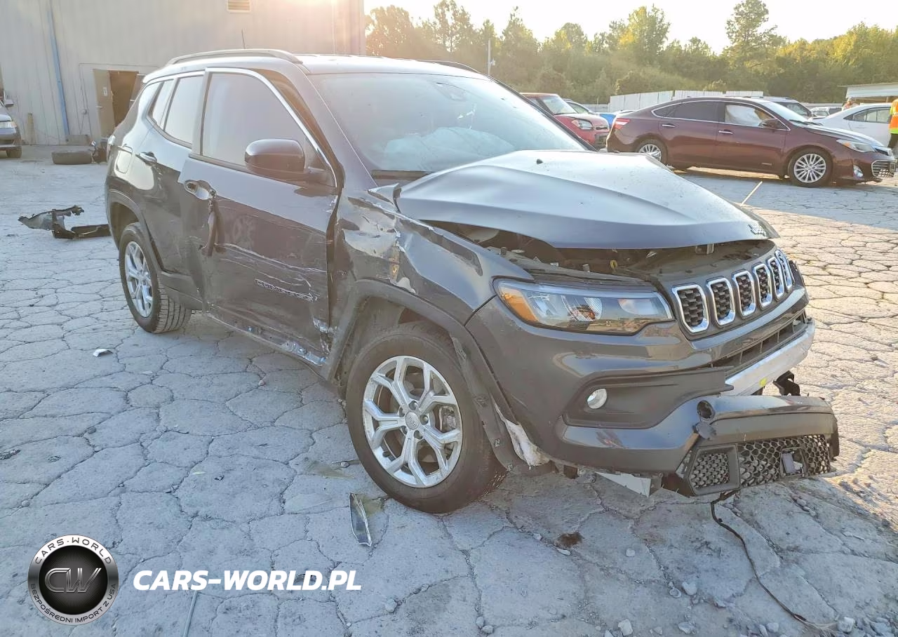 2024 Jeep Compass Latitude VIN:3C4NJDBN0RT119900 - 4