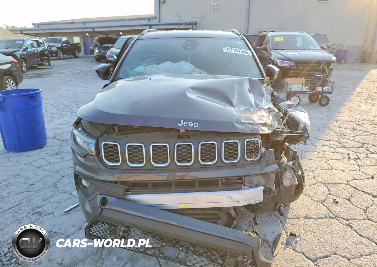 2024 Jeep Compass Latitude VIN:3C4NJDBN0RT119900 - 5