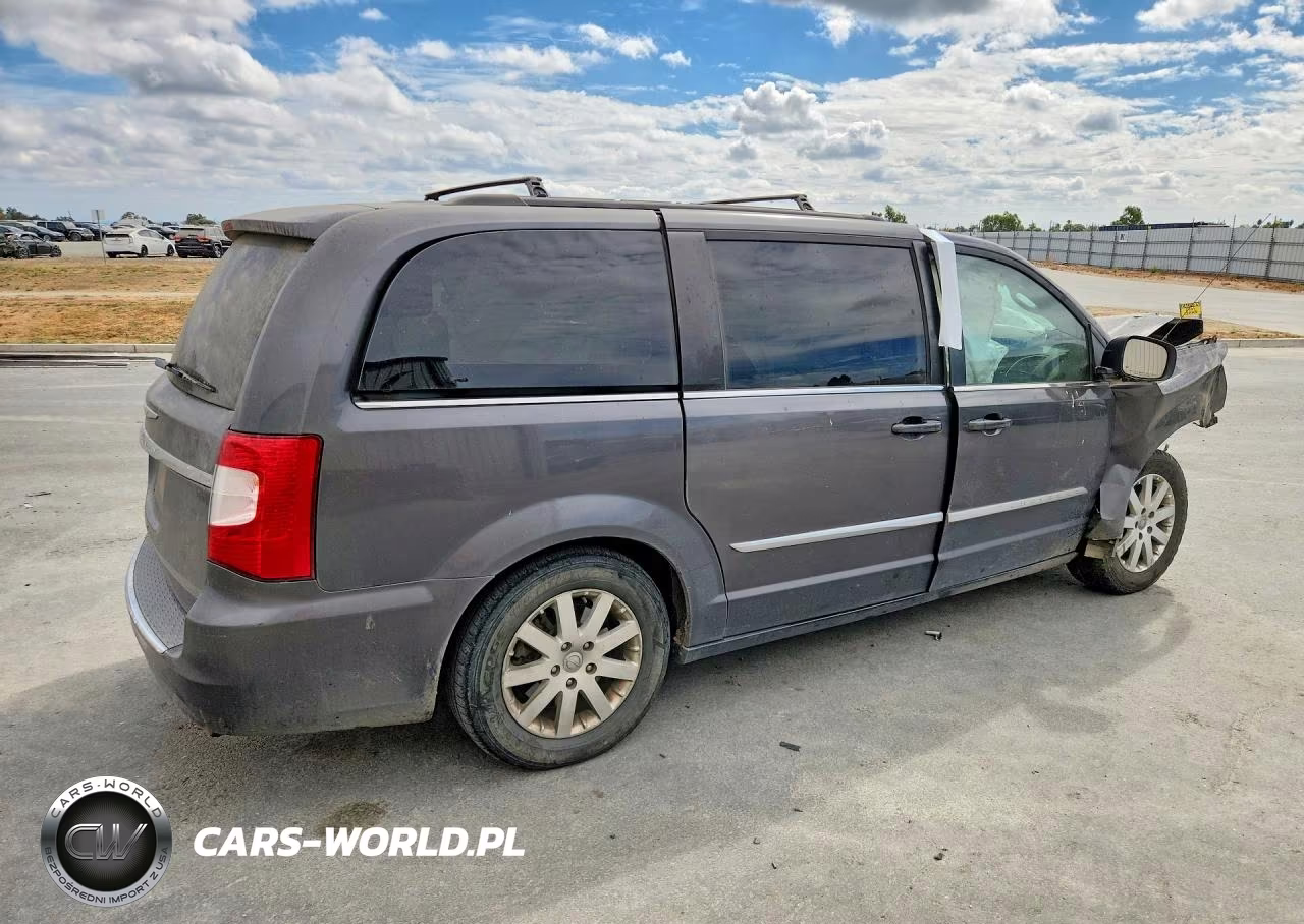 2015 Chrysler Town & Country Touring VIN:2C4RC1BG1FR589251 - 3