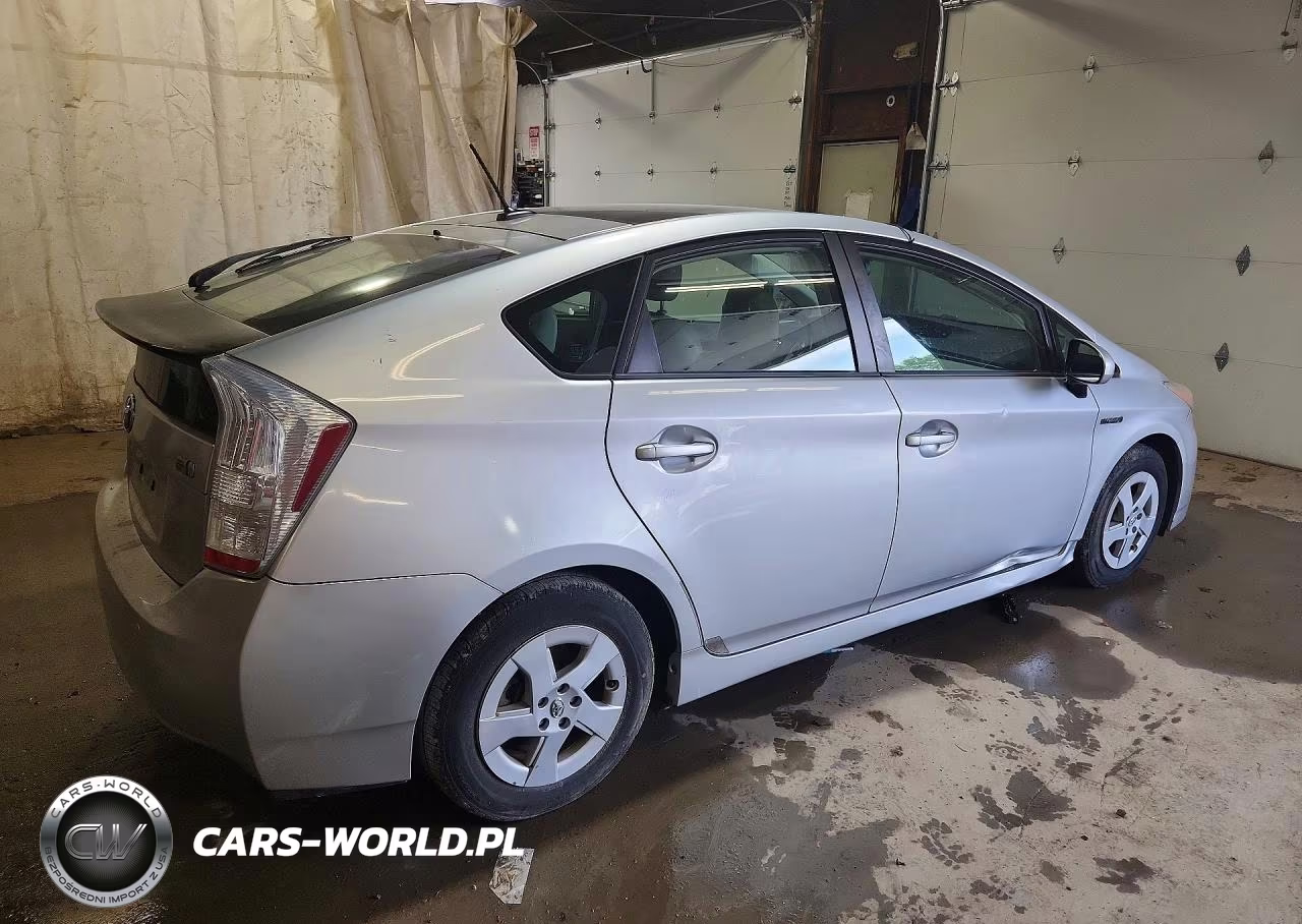 2011 Toyota Prius Four VIN:JTDKN3DU1B5339347 - 3