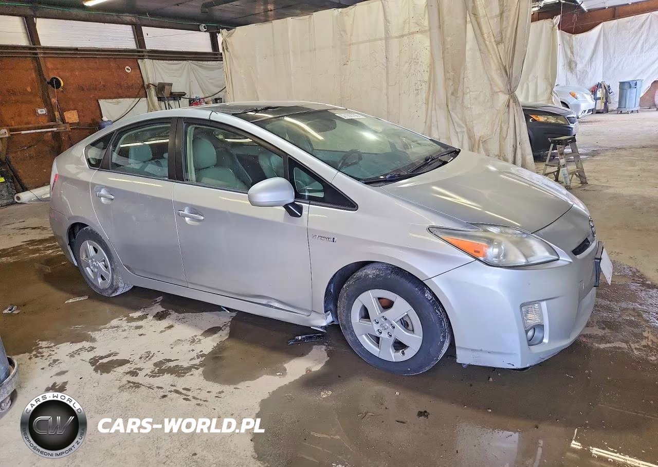 2011 Toyota Prius Four VIN:JTDKN3DU1B5339347 - 4