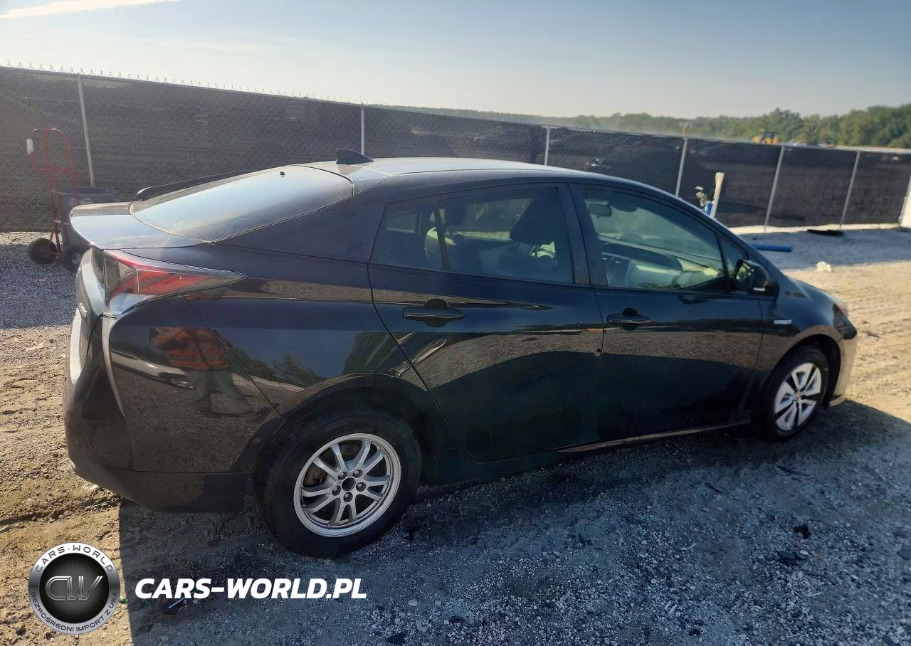 2018 Toyota Prius Three VIN:JTDKARFU3J3062416 - 3
