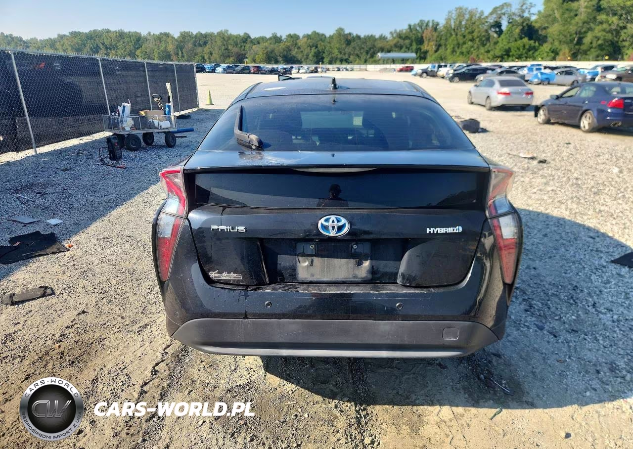 2018 Toyota Prius Three VIN:JTDKARFU3J3062416 - 6