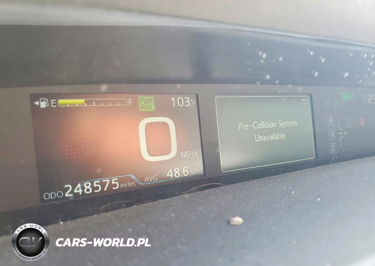 2018 Toyota Prius Three VIN:JTDKARFU3J3062416 - 9