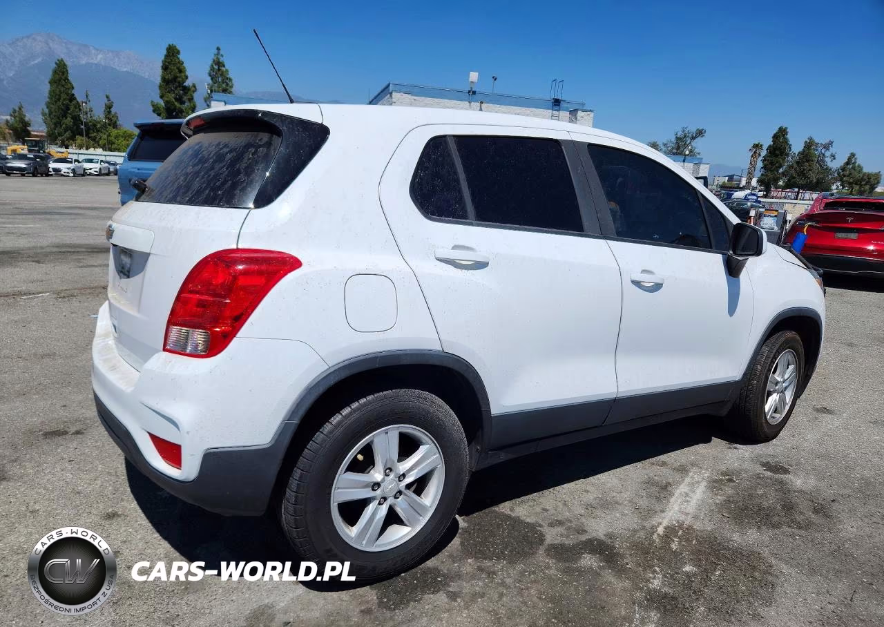 2020 Chevrolet Trax Ls VIN:3GNCJKSB5LL329182 - 3