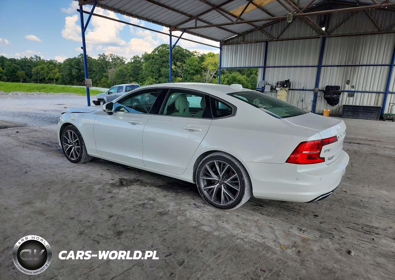 2017 Volvo S90 T6 Momentum VIN:YV1A22MK9H1013111 - 2
