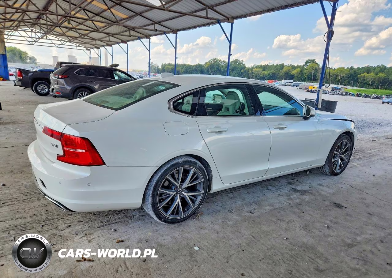 2017 Volvo S90 T6 Momentum VIN:YV1A22MK9H1013111 - 3