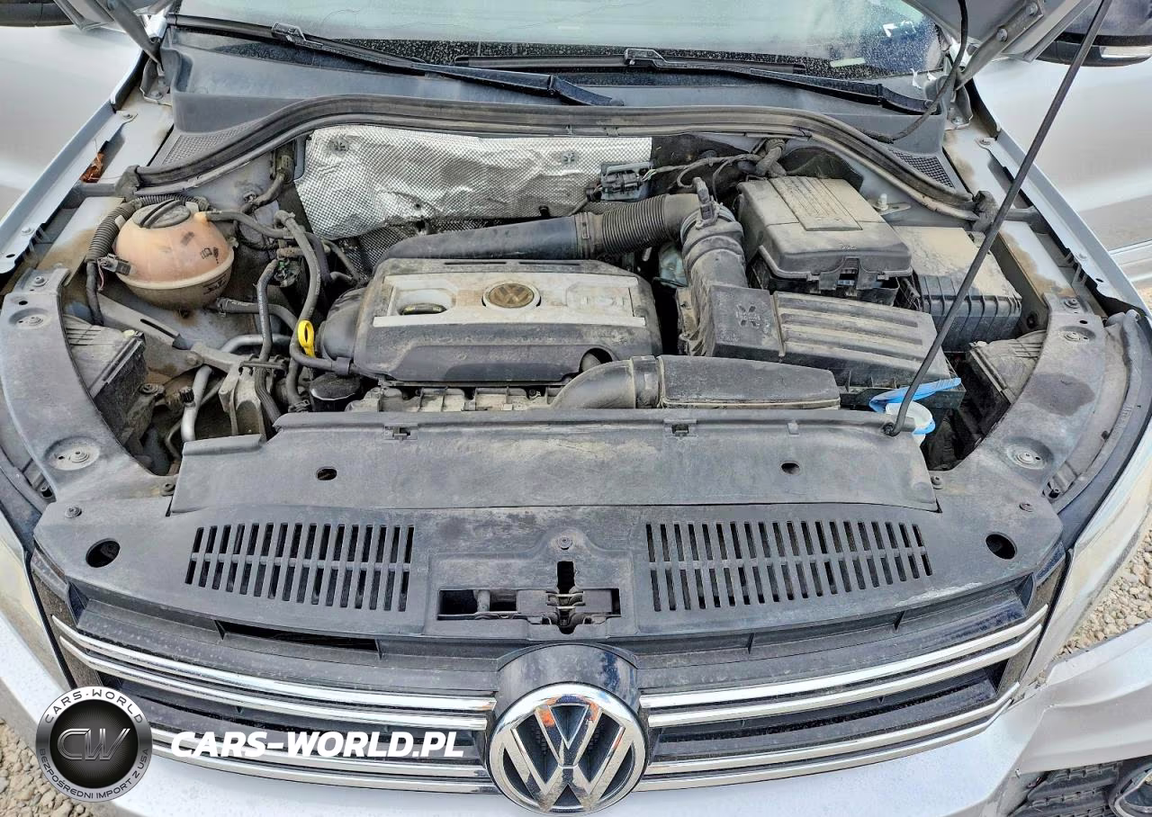 2017 Volkswagen Tiguan Sport VIN:WVGUV7AX0HK022552 - 11