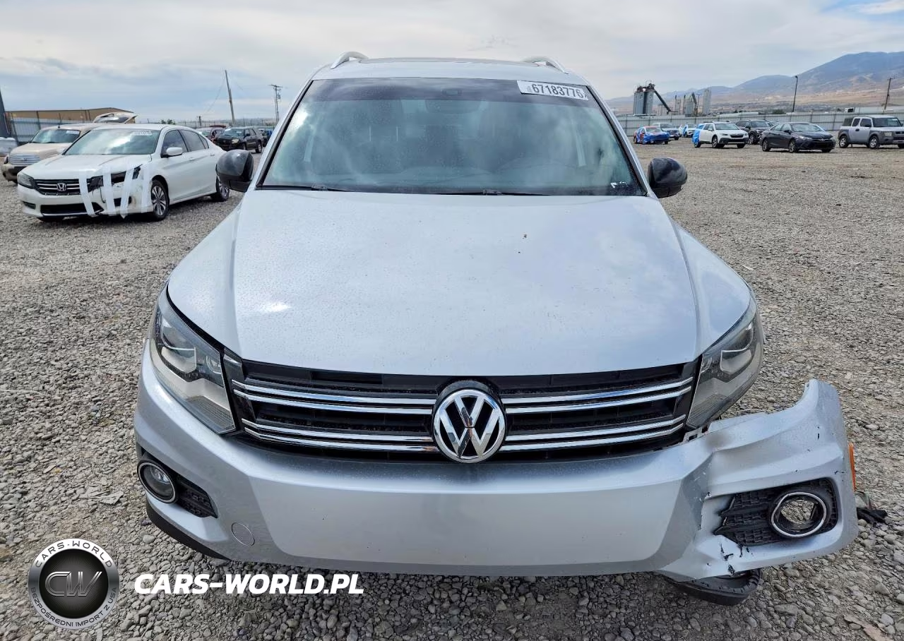 2017 Volkswagen Tiguan Sport VIN:WVGUV7AX0HK022552 - 5
