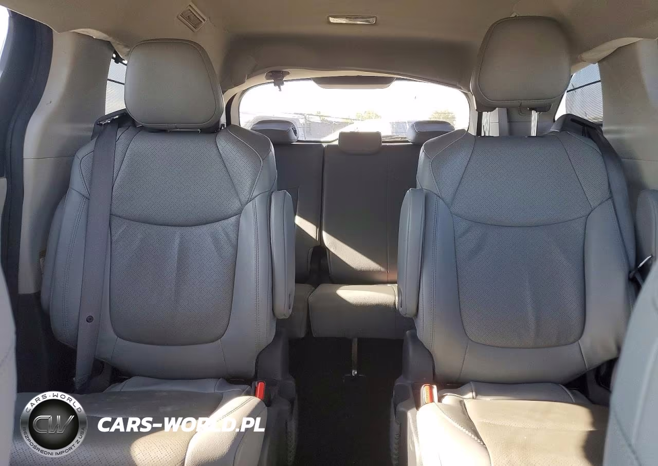 2024 Toyota Sienna Limited 7-Passenger VIN:5TDZSKFC3RS143081 - 10