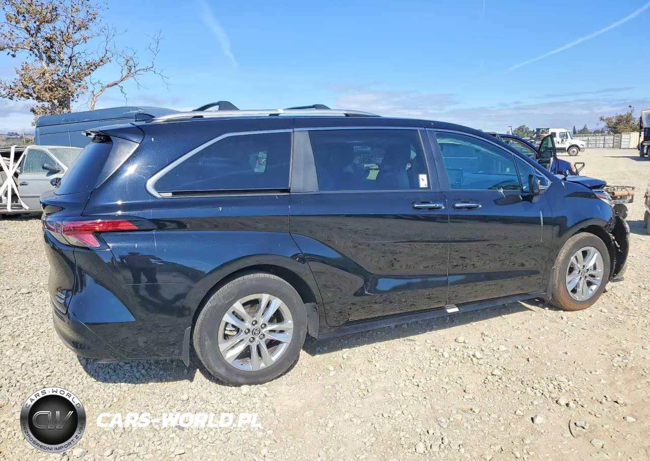 2024 Toyota Sienna Limited 7-Passenger VIN:5TDZSKFC3RS143081 - 3