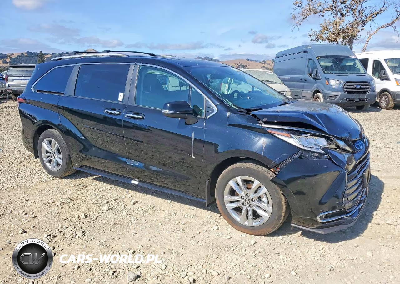 2024 Toyota Sienna Limited 7-Passenger VIN:5TDZSKFC3RS143081 - 4