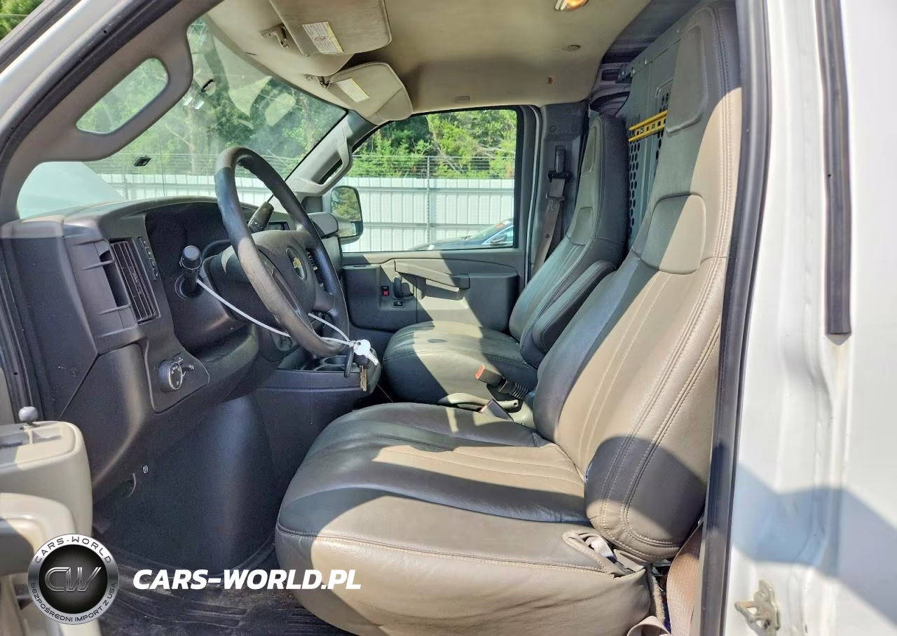 2017 Chevrolet Express G2500 VIN:1GCWGAFF2H1293283 - 7