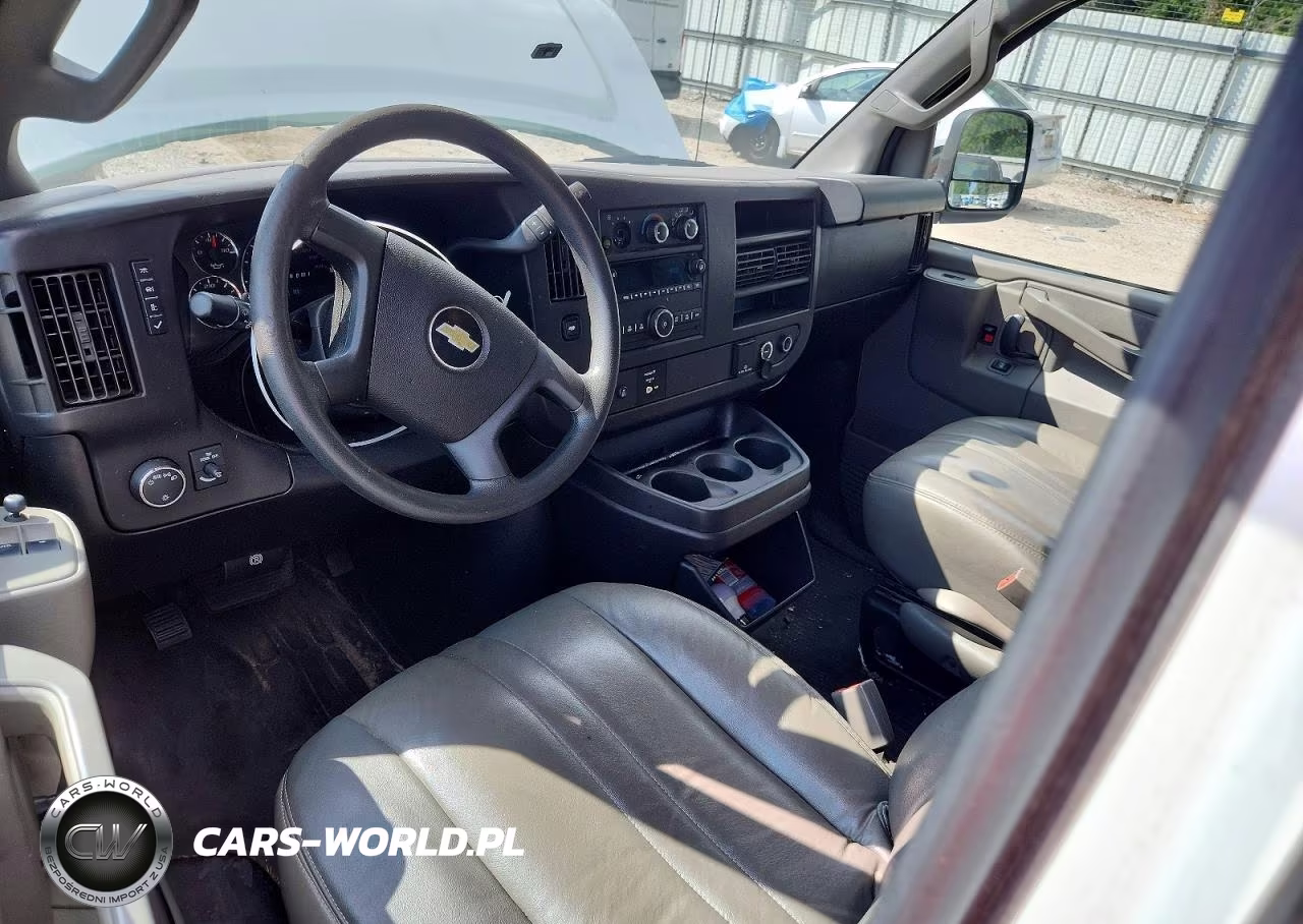 2017 Chevrolet Express G2500 VIN:1GCWGAFF2H1293283 - 8