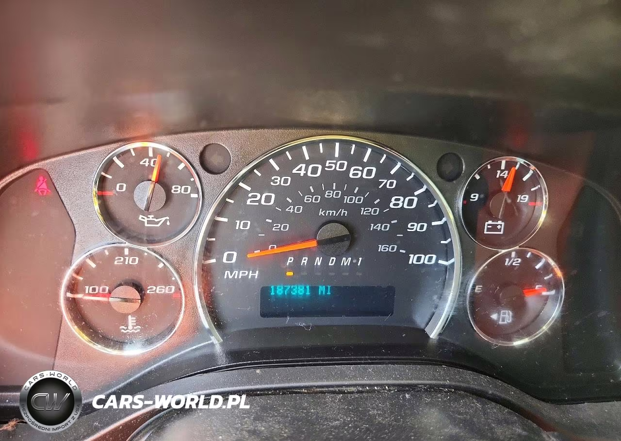 2017 Chevrolet Express G2500 VIN:1GCWGAFF2H1293283 - 9