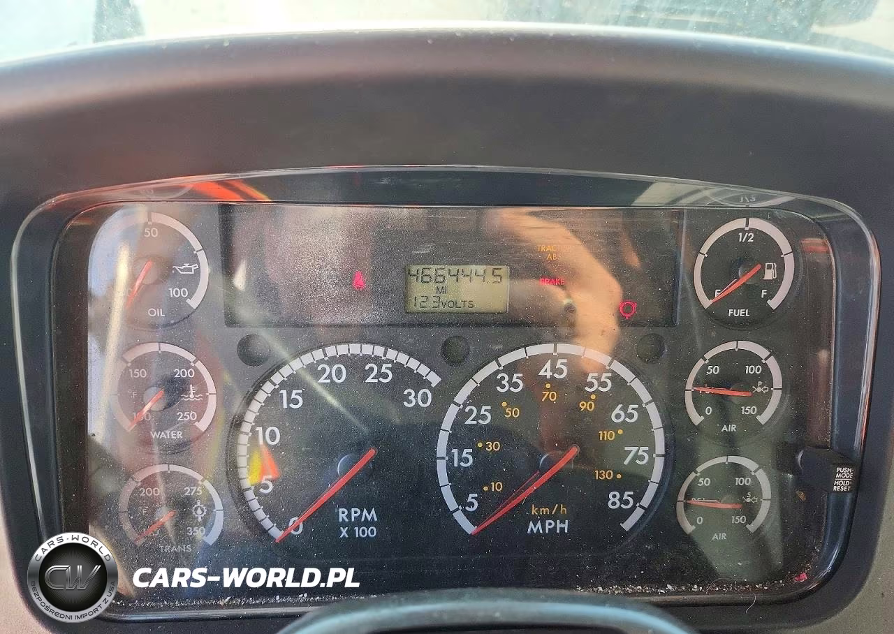 2007 Freightliner Business Class M2 Refrigerated Box Truck VIN:1FVACWDC27HX26204 - 9