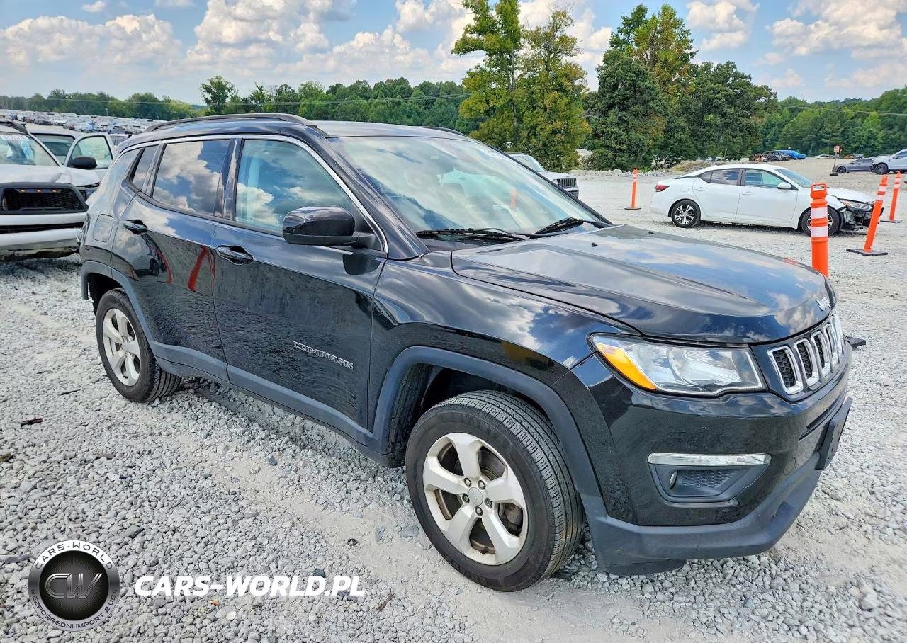 2017 Jeep Compass Latitude VIN:3C4NJDBB7HT635241 - 4