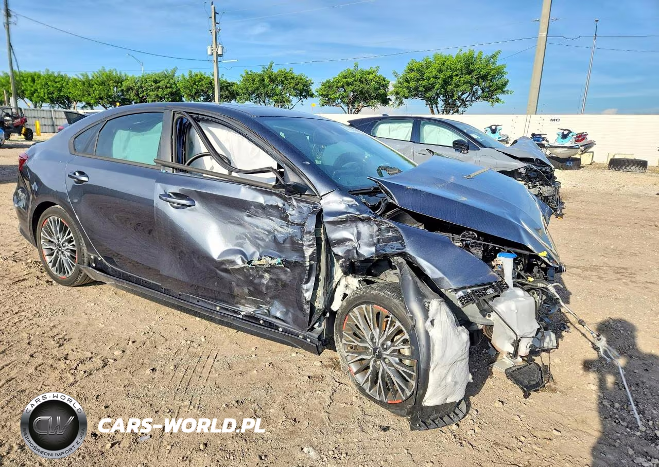 2023 Kia Forte Gt Line VIN:3KPF54AD0PE638786 - 4