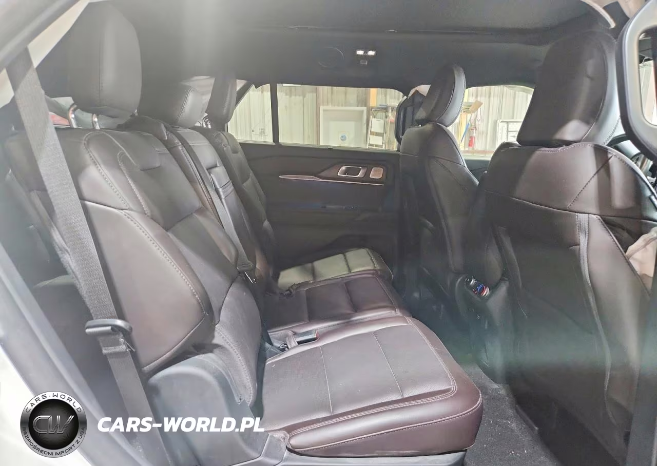 2025 Ford Explorer Platinum VIN:1FMUK8HH1SGA41604 - 11