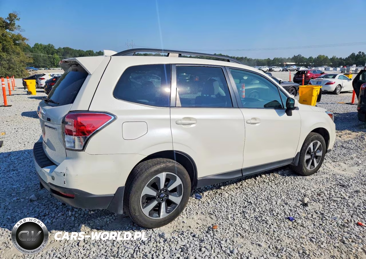 2018 Subaru Forester 2.5I Premium VIN:JF2SJAGC1JH532759 - 3