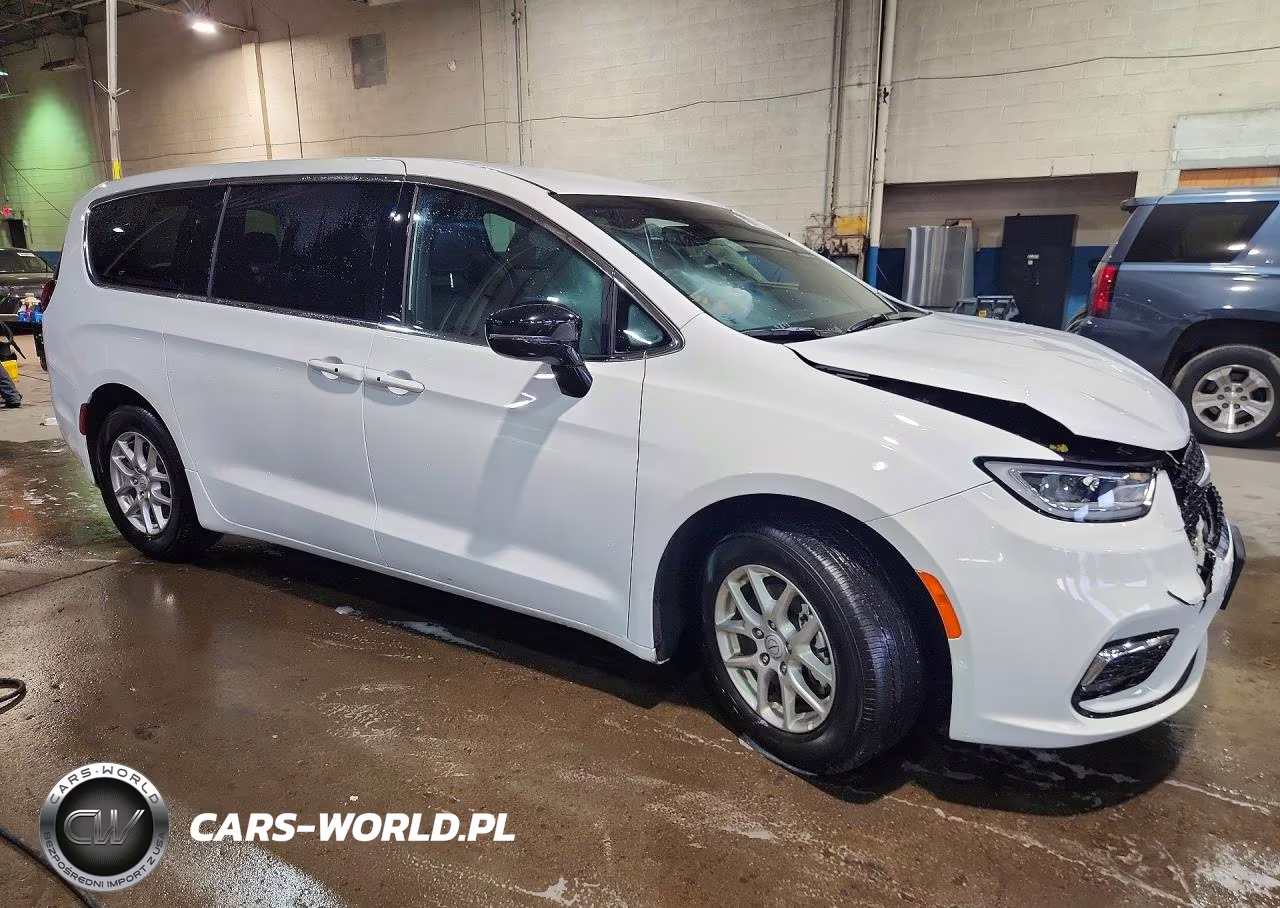 2026 Chrysler Pacifica Select VIN:2C4RC1BG2TR204341 - 4