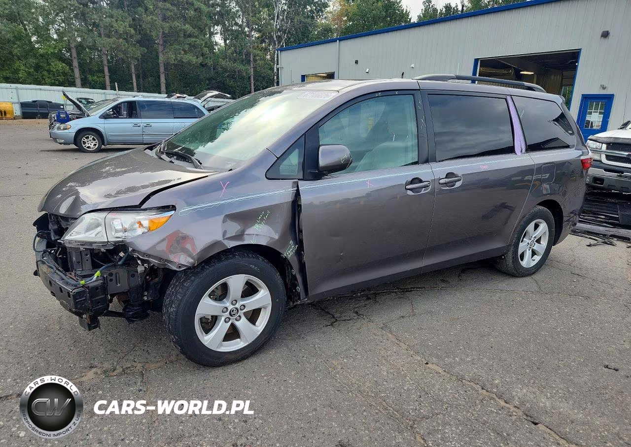 2018 Toyota Sienna Le